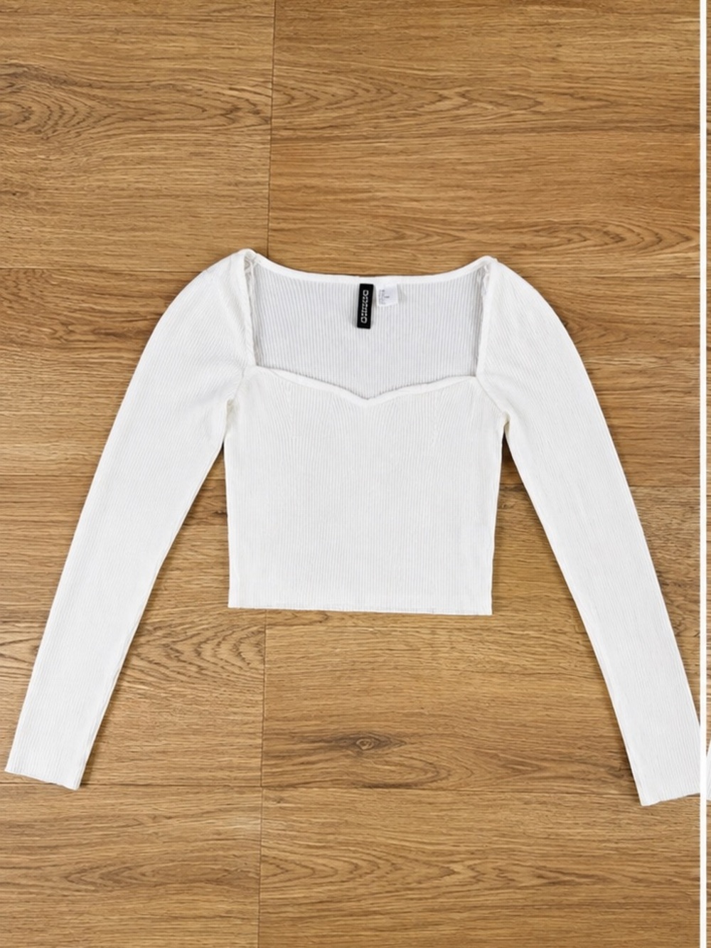 H&M Divided White Ribbed Long-Sleeve Cropped Top – Size S